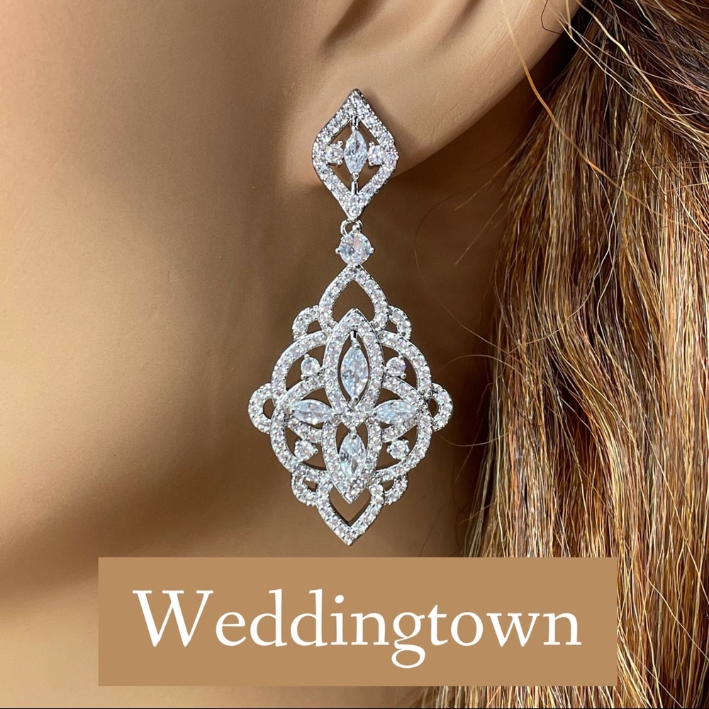 Luxury chandelier drop dangle elegant earrings